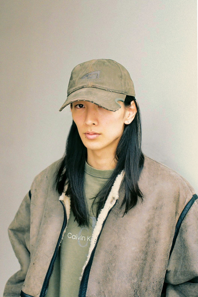 
                  
                    Distressed Notch Cap / Faded Gray
                  
                