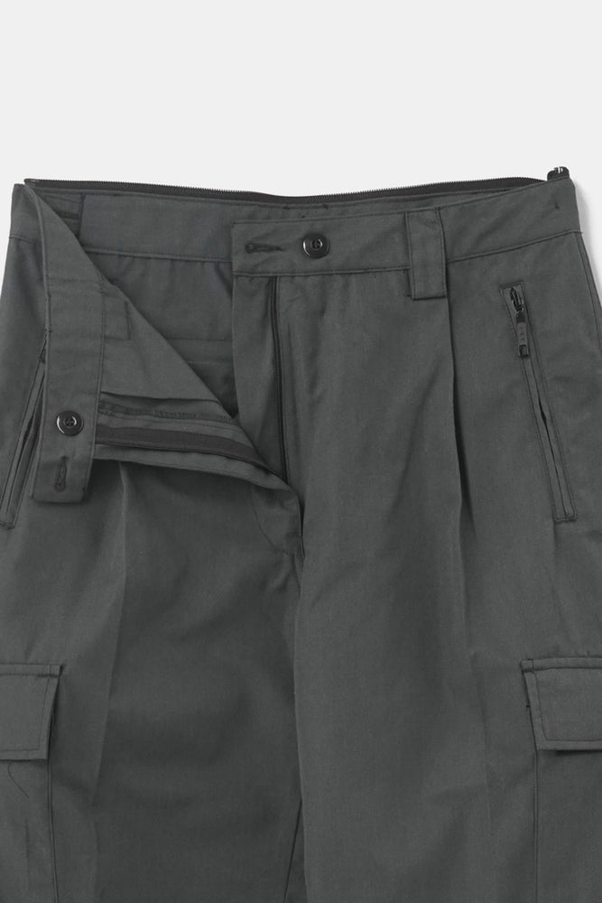 
                  
                    Unknown #231156 / Field Cargo Trousers #2
                  
                