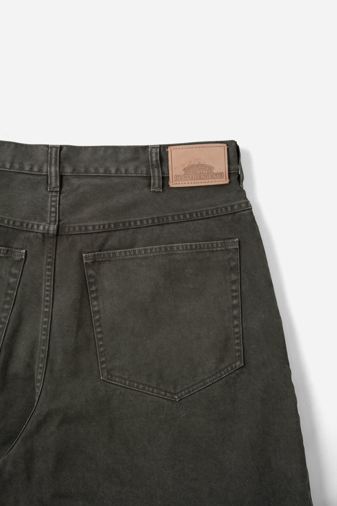 
                  
                    92' Loose-Fit Faded Shorts / Smoky Gray
                  
                