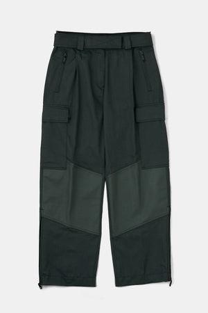 
                  
                    Unknown #231156 / Field Cargo Trousers #1
                  
                