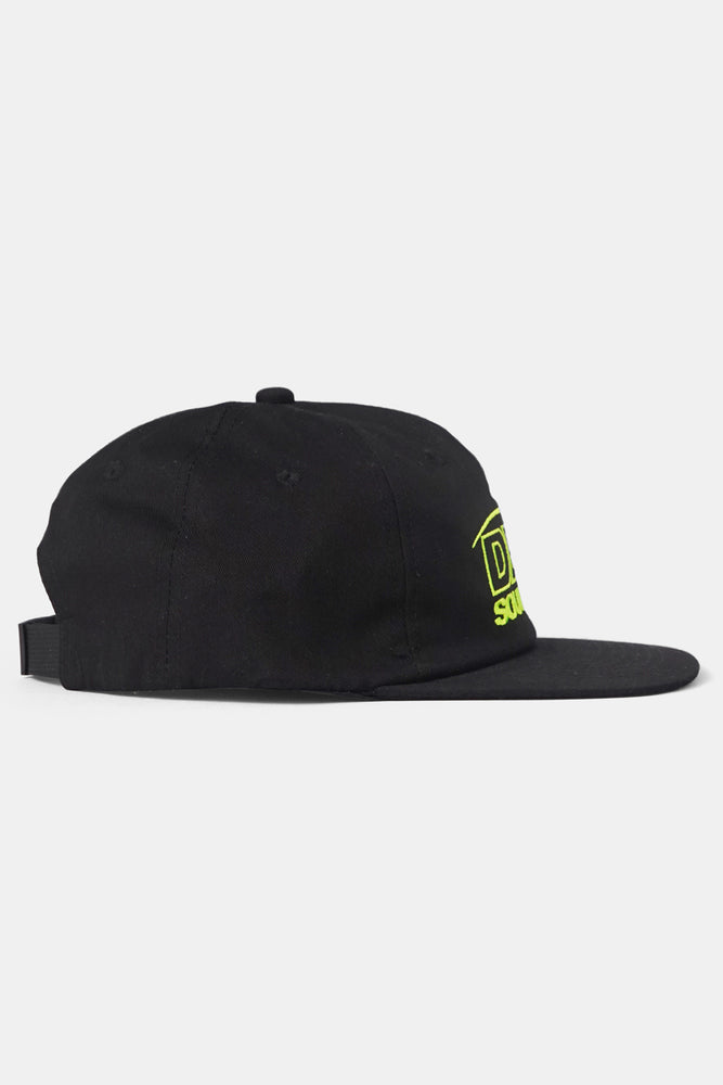 
                  
                    Den Crop Logo Cap
                  
                